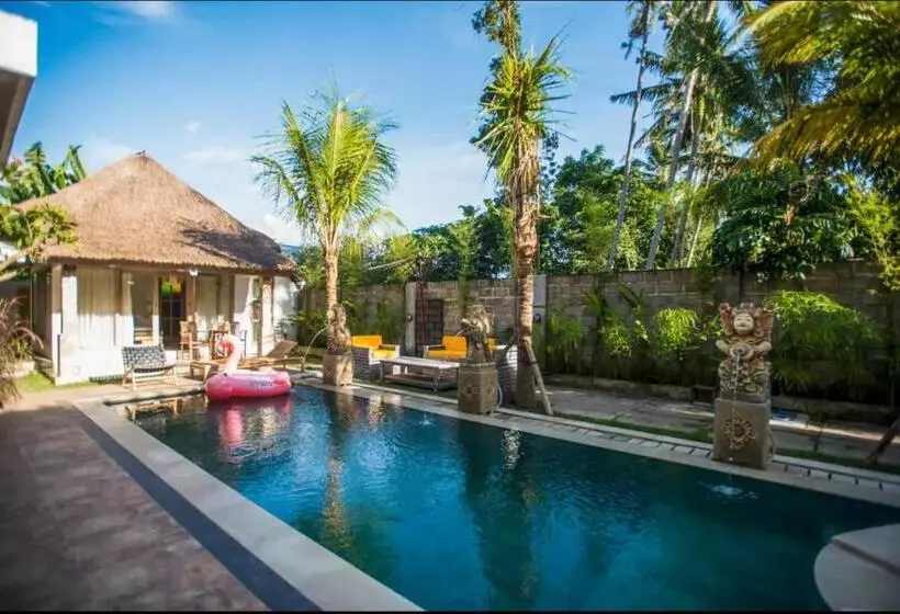 Majatalo Ubud Dream Iii: 2 Bdr Apartments Above The Pool
