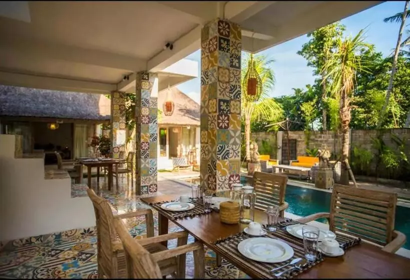 Majatalo Ubud Dream Iii: 2 Bdr Apartments Above The Pool