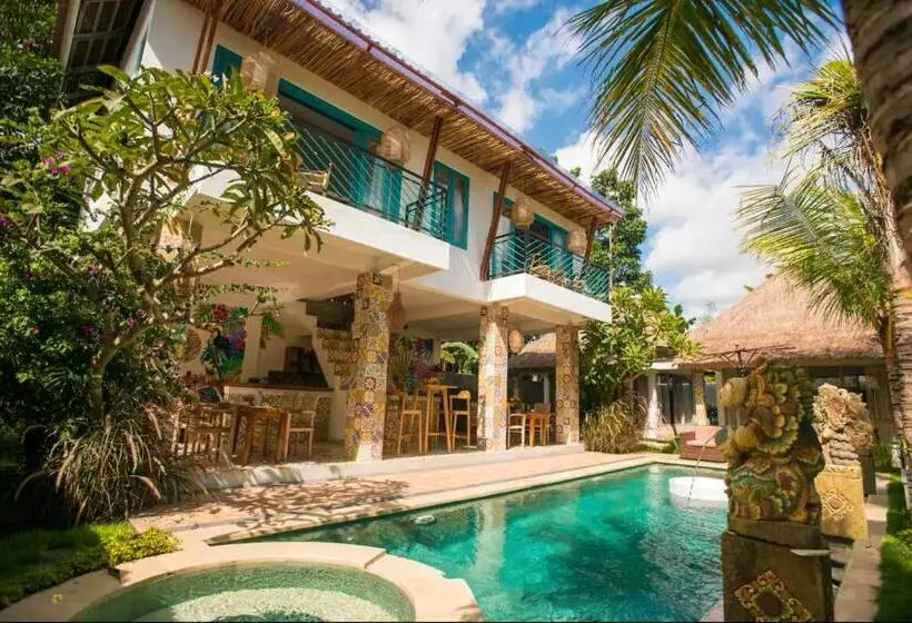 Majatalo Ubud Dream Iii: 2 Bdr Apartments Above The Pool