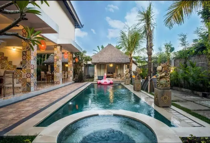Majatalo Ubud Dream Iii: 2 Bdr Apartments Above The Pool