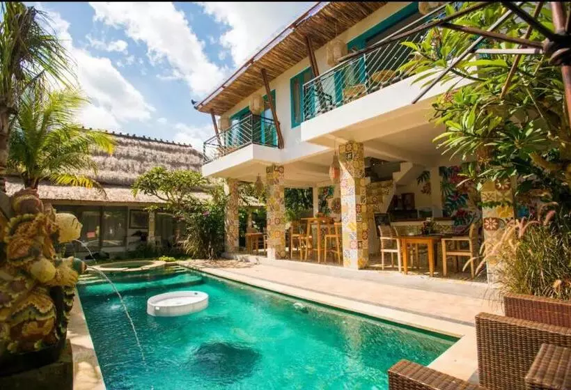 Majatalo Ubud Dream Iii: 2 Bdr Apartments Above The Pool