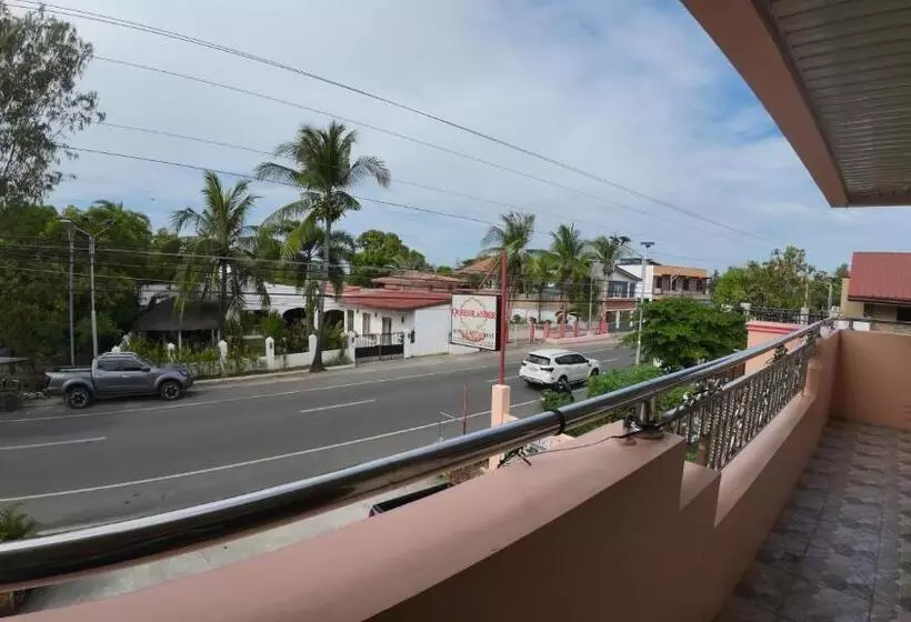 Queenslander Hotel And Restaurant