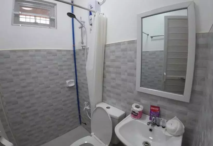 Queenslander Hotel And Restaurant