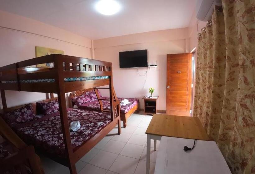 Queenslander Hotel And Restaurant