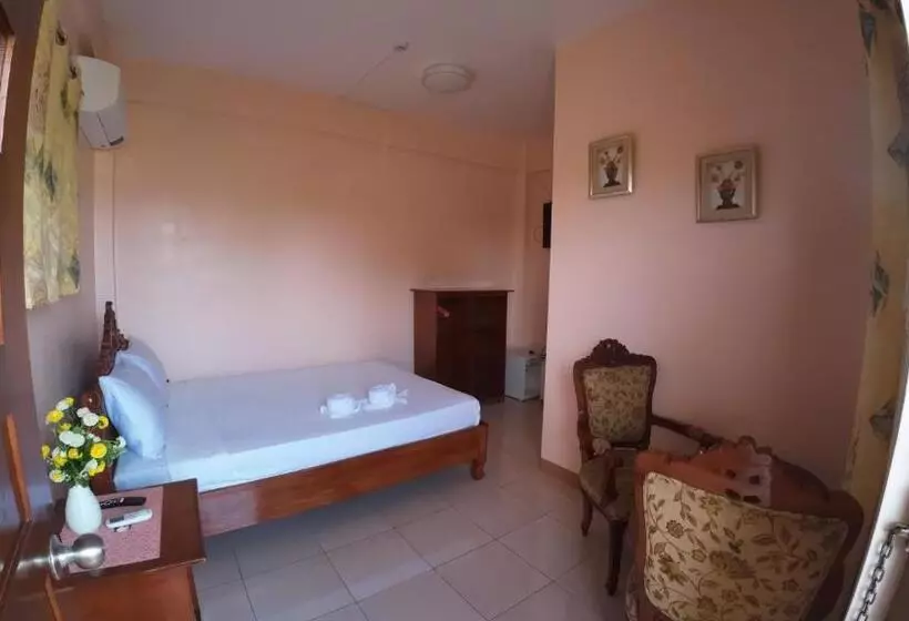 Queenslander Hotel And Restaurant