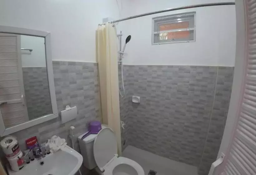 Queenslander Hotel And Restaurant