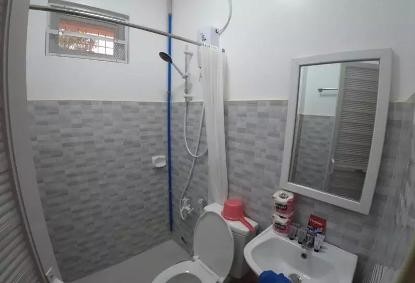 Queenslander Hotel And Restaurant