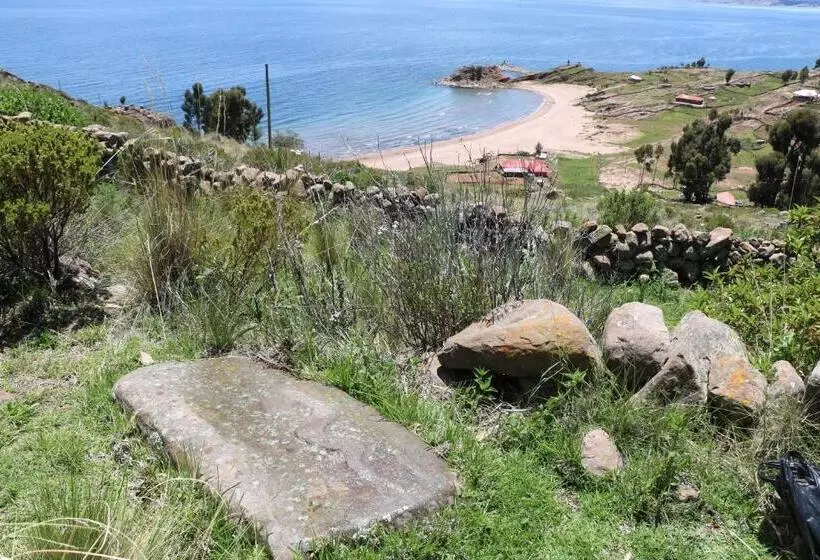 تختخواب و صبحانه Inka Lake Taquile Lodge