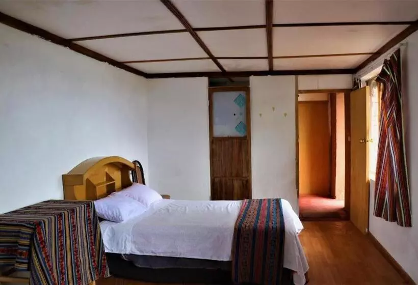 تختخواب و صبحانه Inka Lake Taquile Lodge