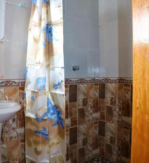 تختخواب و صبحانه Inka Lake Taquile Lodge