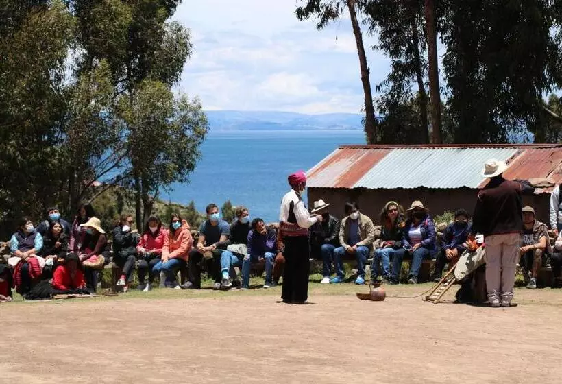 تختخواب و صبحانه Inka Lake Taquile Lodge