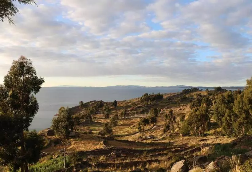 تختخواب و صبحانه Inka Lake Taquile Lodge