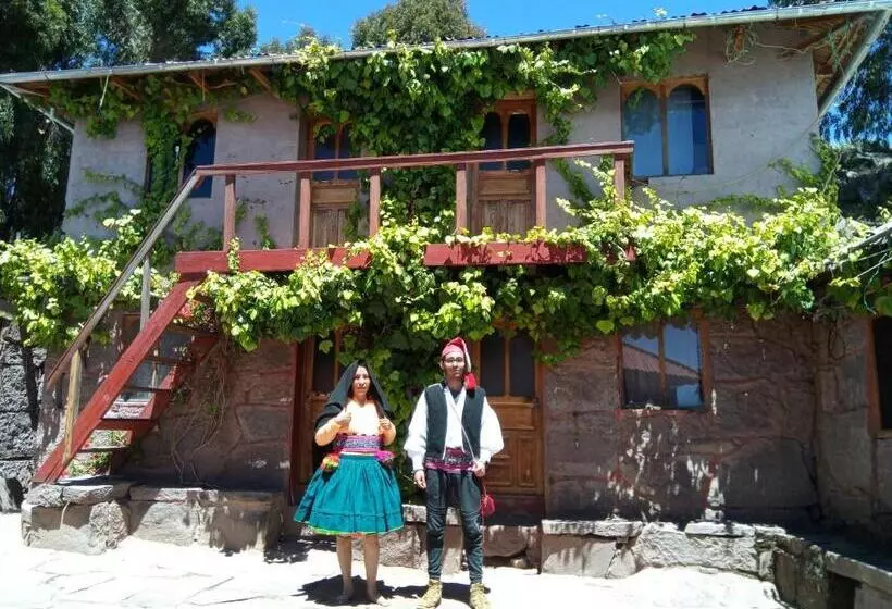 تختخواب و صبحانه Inka Lake Taquile Lodge