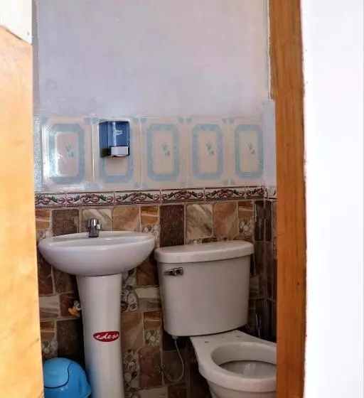 تختخواب و صبحانه Inka Lake Taquile Lodge