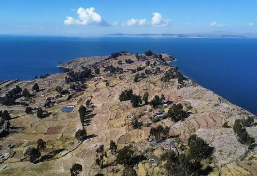 تختخواب و صبحانه Inka Lake Taquile Lodge