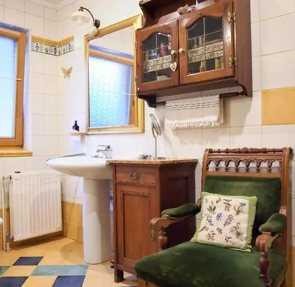Guest House Bitter