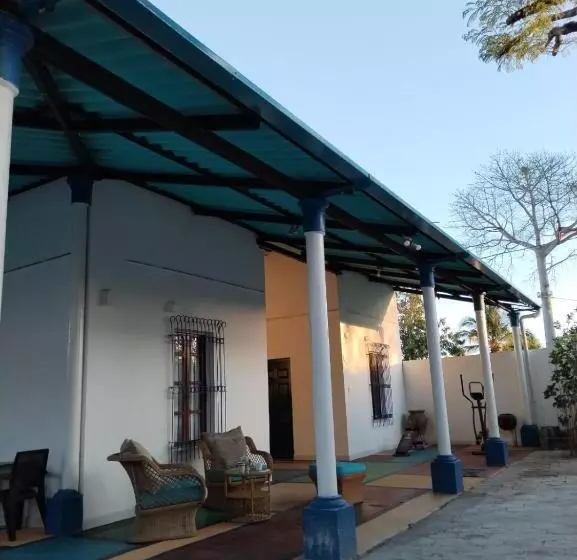 هتل Chilamar Surf Lodge