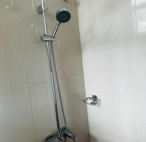 בית מלון כפרי Golden Resort