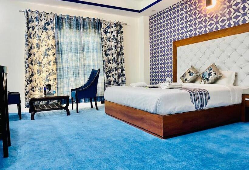 בית מלון כפרי Radiance Regency Resort Chail