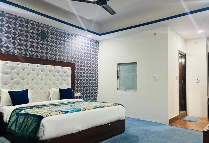 בית מלון כפרי Radiance Regency Resort Chail