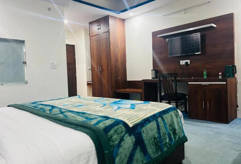 בית מלון כפרי Radiance Regency Resort Chail