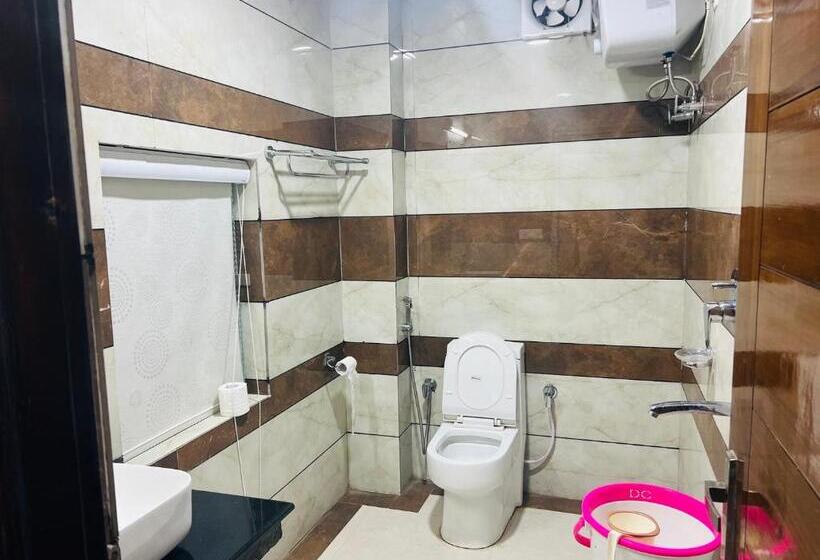 בית מלון כפרי Radiance Regency Resort Chail