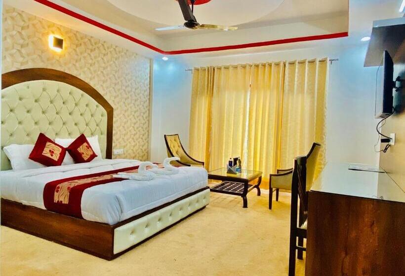 בית מלון כפרי Radiance Regency Resort Chail