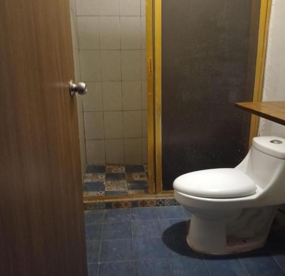 Hotelli Hospedaje Amadis