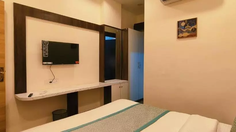 Hotel Krish Villa