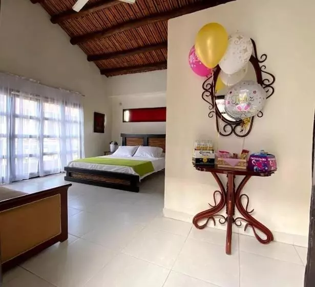 ホテル Las Palmas Melgar