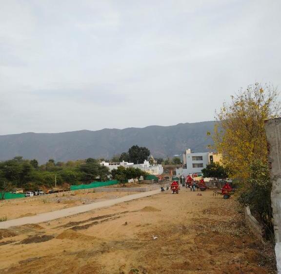 Отель Old Moon Cafe