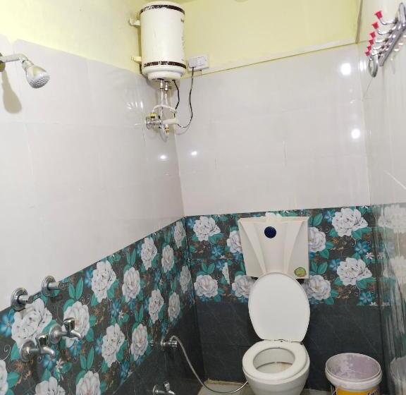 Отель Old Moon Cafe