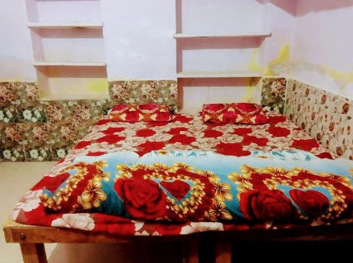 Отель Old Moon Cafe