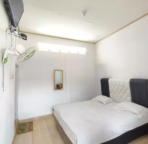 ホテル Penginapan Nurmega Jaya