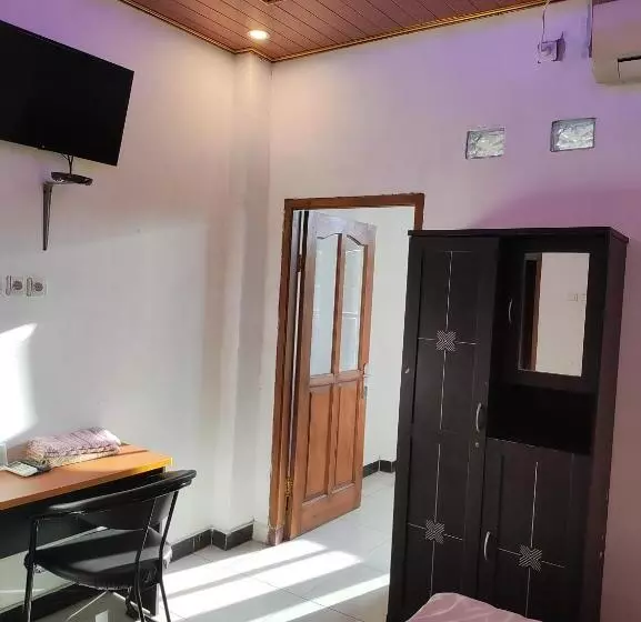 ホテル Penginapan Nurmega Jaya