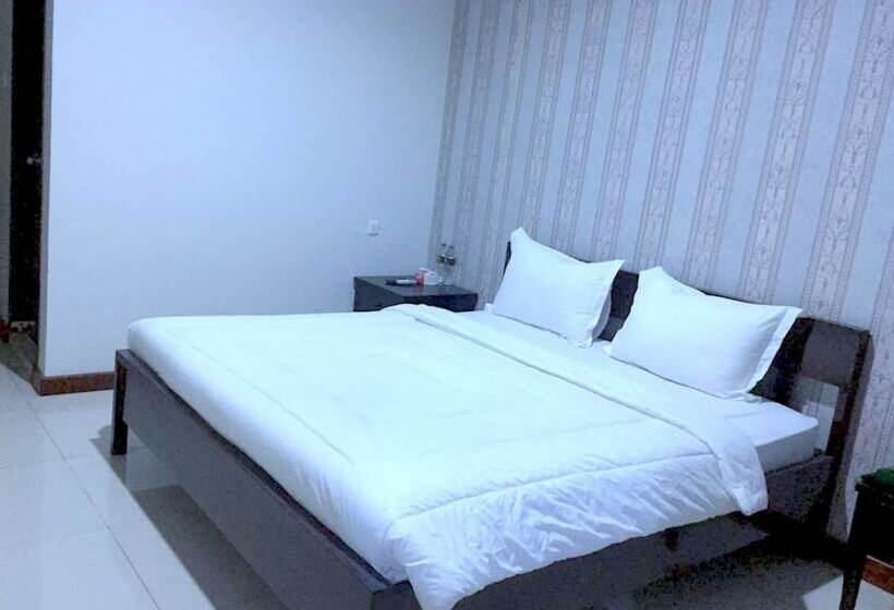 בית מלון כפרי Solok Premier