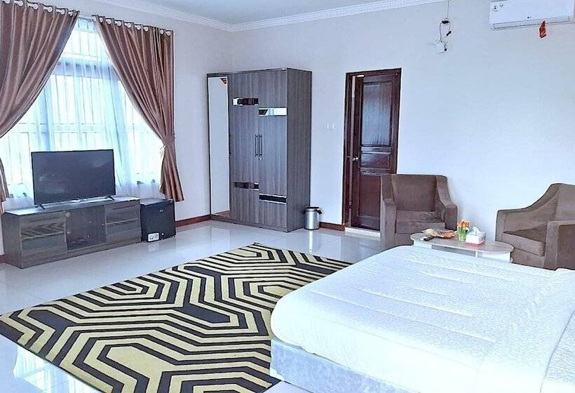 בית מלון כפרי Solok Premier