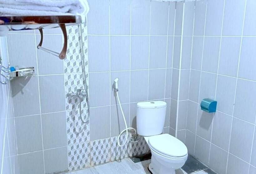 בית מלון כפרי Solok Premier