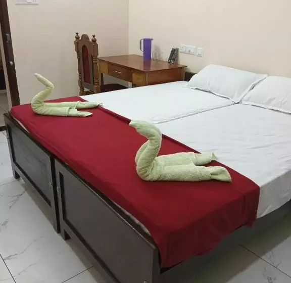 هتل Sri Padmanabha Tourist Home