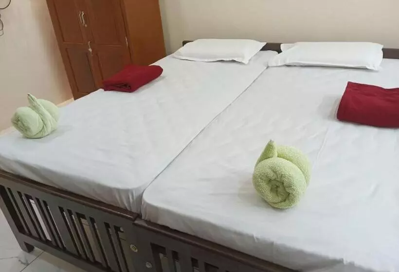 هتل Sri Padmanabha Tourist Home