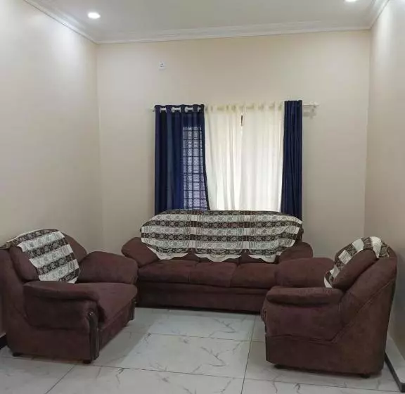 هتل Sri Padmanabha Tourist Home