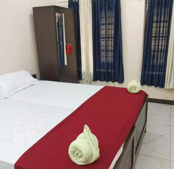 هتل Sri Padmanabha Tourist Home