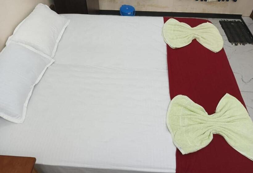 ホテル Sri Padmanabha Tourist Home