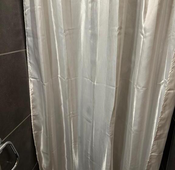 膳宿费 Chambre Indépendante Valdor