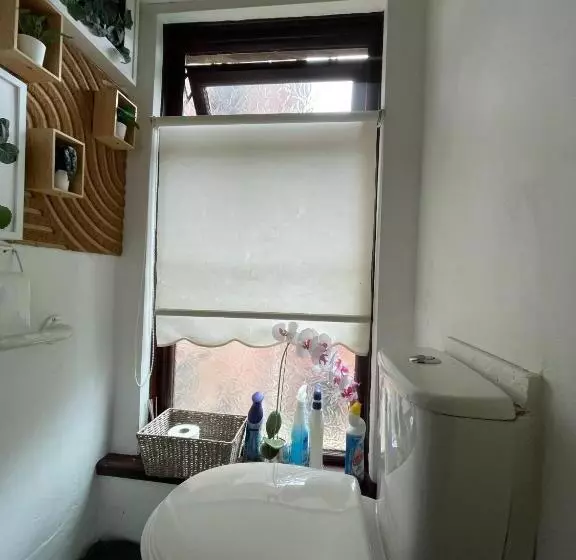 پانسیون House In Antrim Road