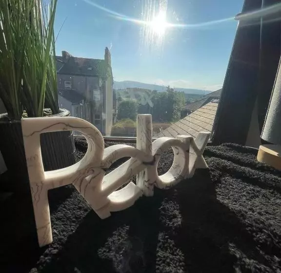 پانسیون House In Antrim Road