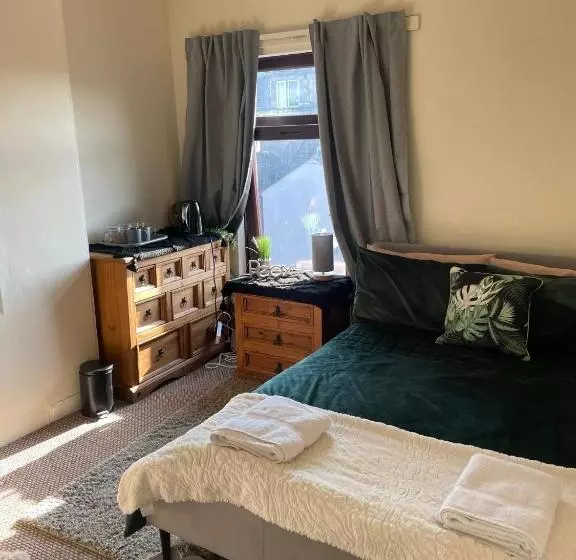 پانسیون House In Antrim Road