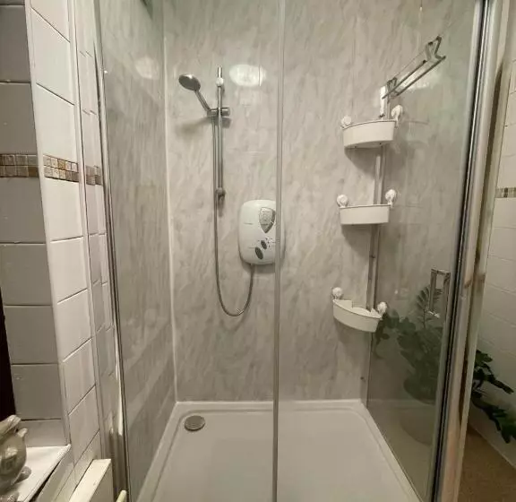 پانسیون House In Antrim Road