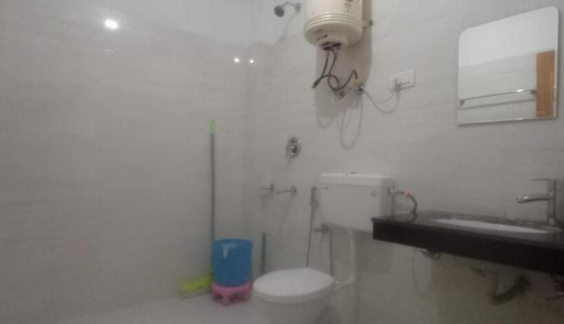 פנסיון Wood Stone Homestay