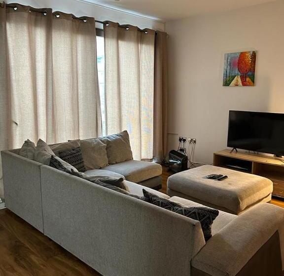 تختخواب و صبحانه 2 And 3 Advent Way